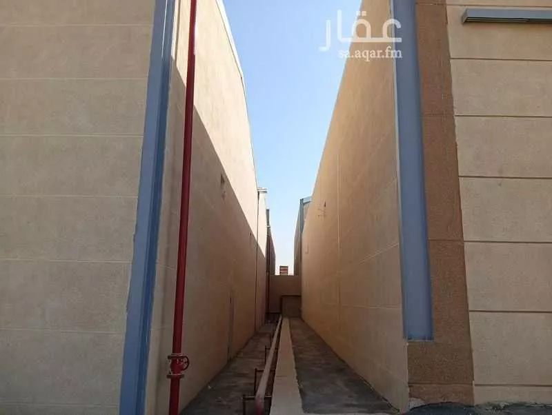 مستودع 1200 م² في المصانع 20