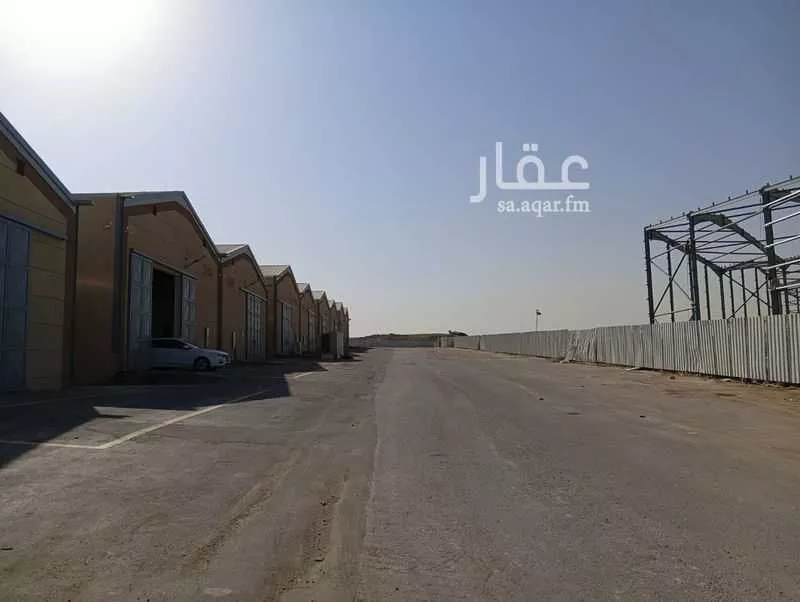 مستودع 1200 م² في المصانع 28