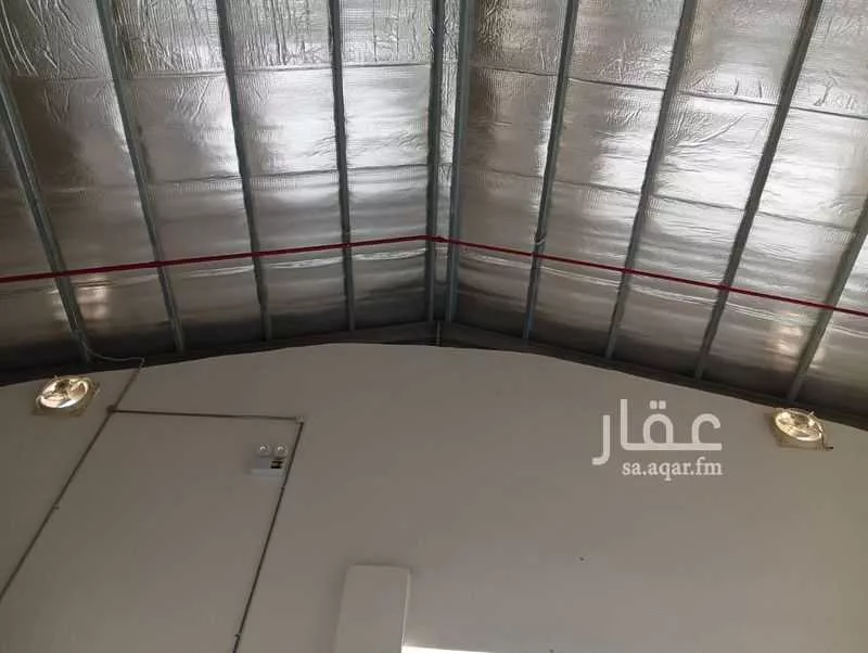 مستودع 1200 م² في المصانع 5