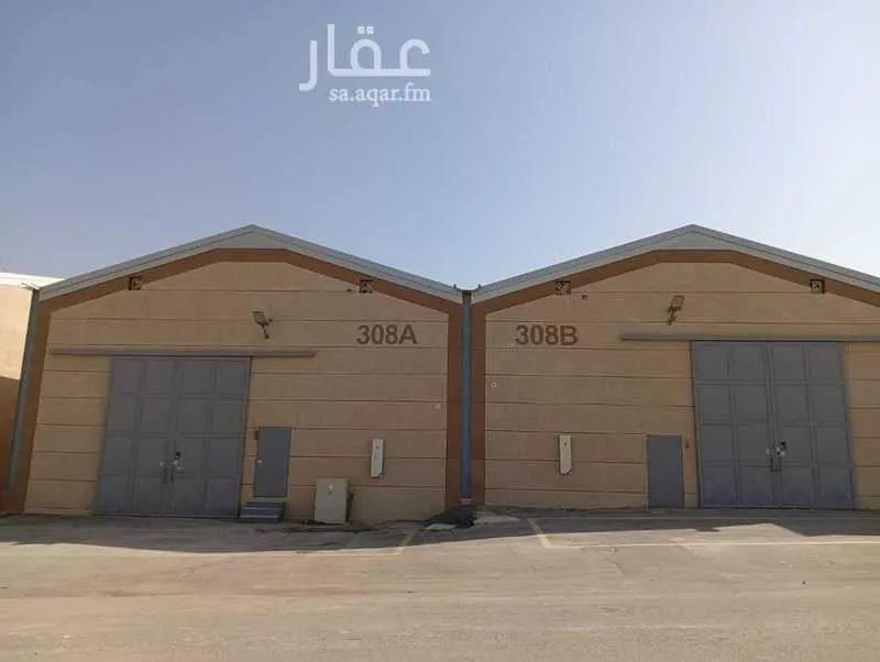 مستودع 1200 م² في المصانع 7