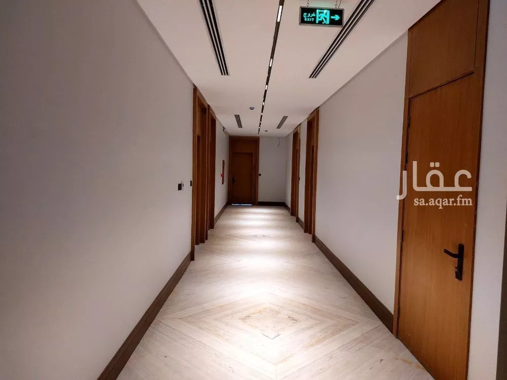 عمارة 935 م² في النرجس 20