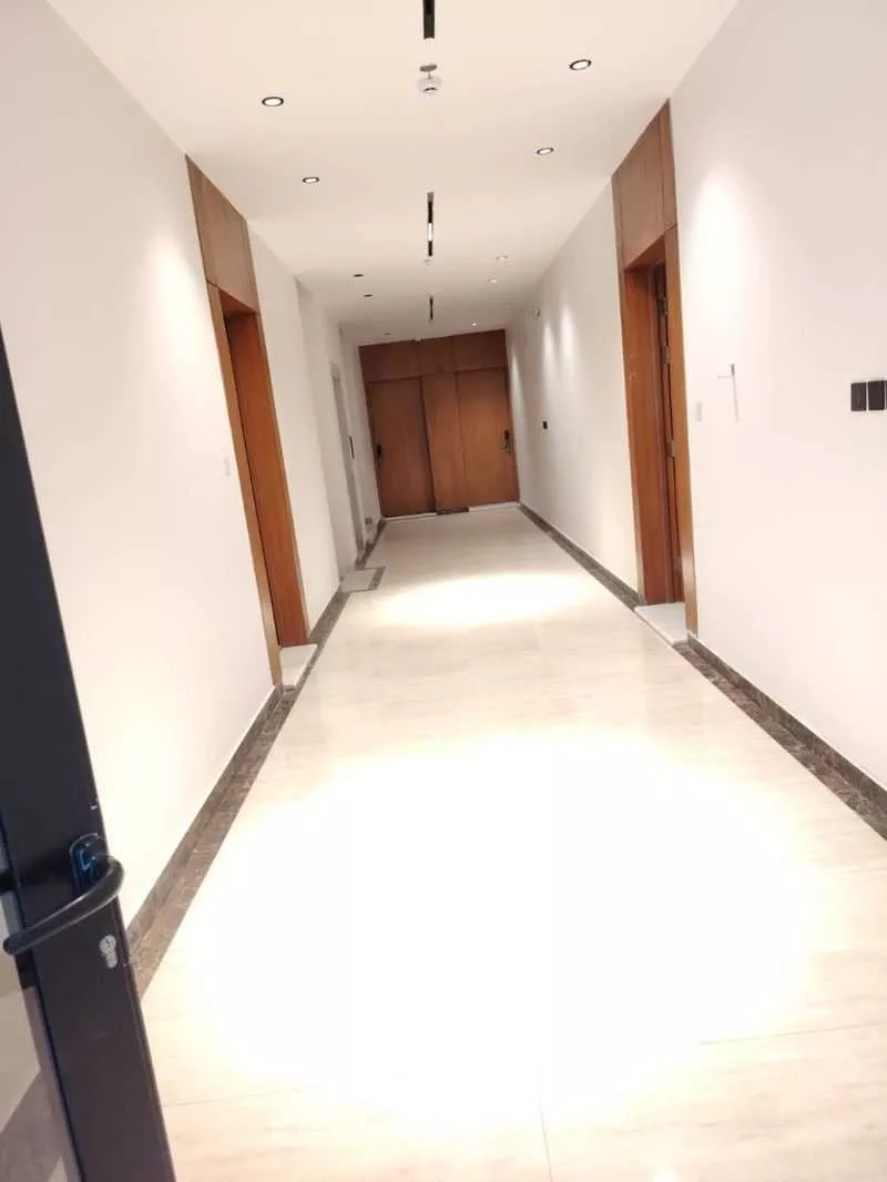 عمارة 2000 م² في النهضة 19