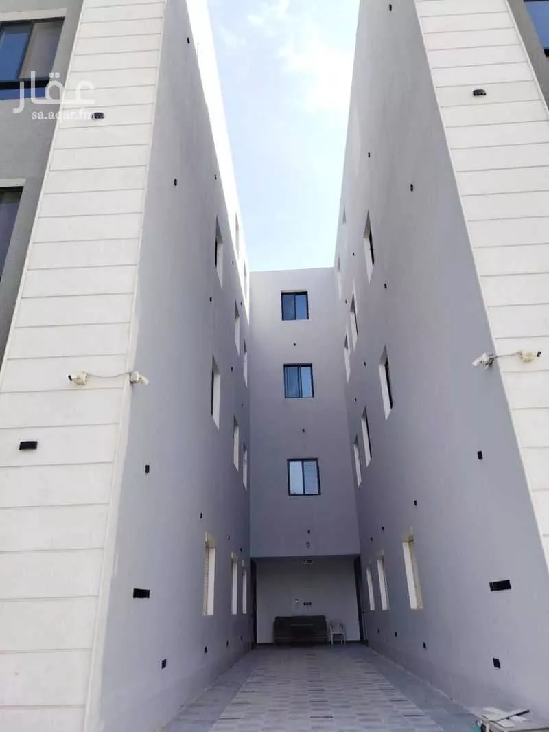 عمارة 2000 م² في النهضة 10