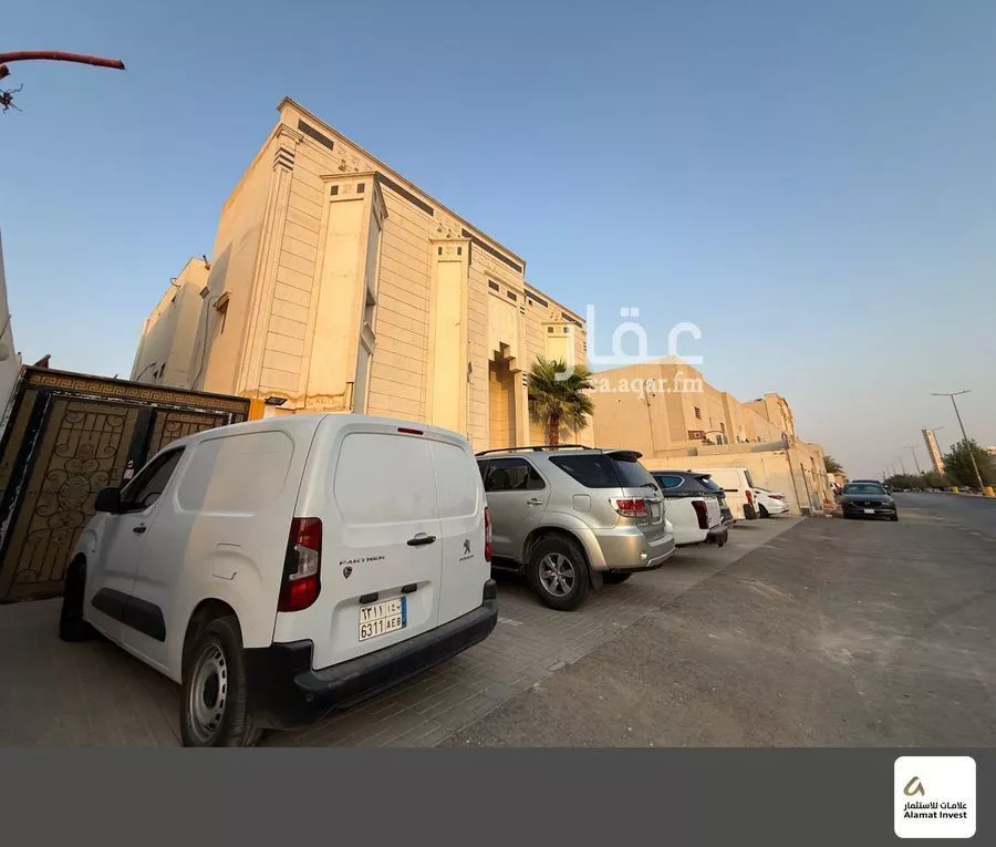 700 sqm building in Al Salam 4
