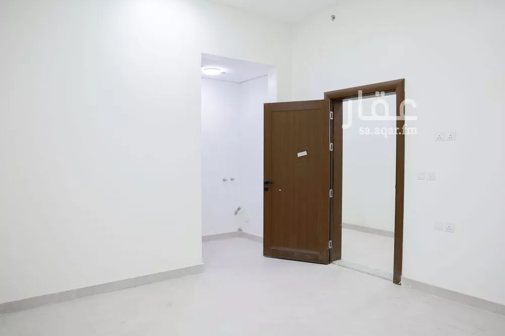 عمارة 1292 م² في المصانع 2