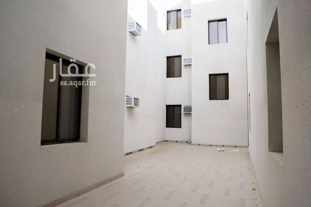 عمارة 1292 م² في المصانع 4