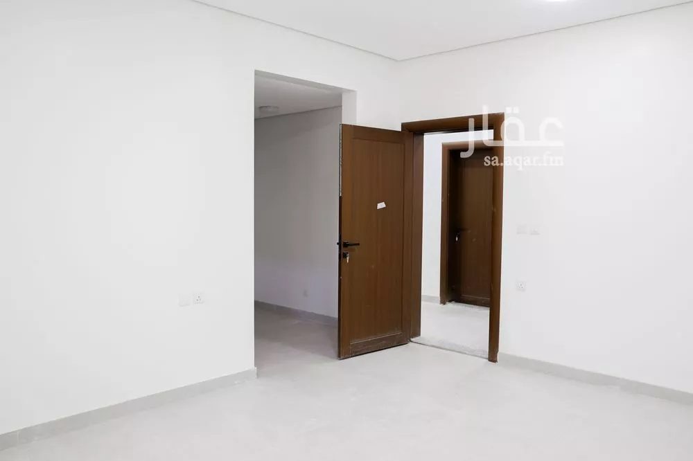 عمارة 1292 م² في المصانع 9