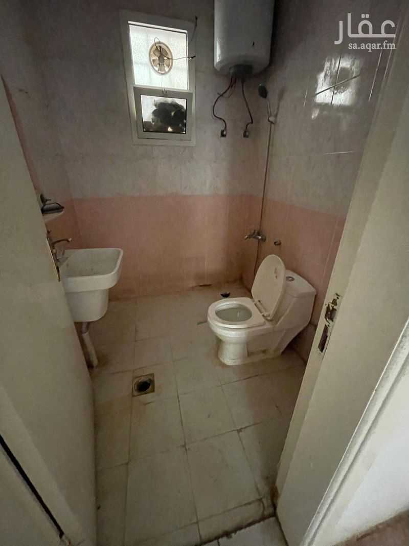 38 bedroom building in Badr, Riyadh 11