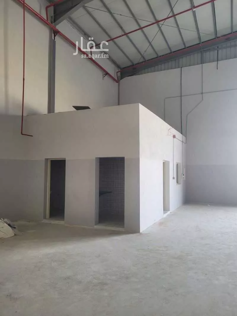 900 sqm warehouse in An Nadhim 3