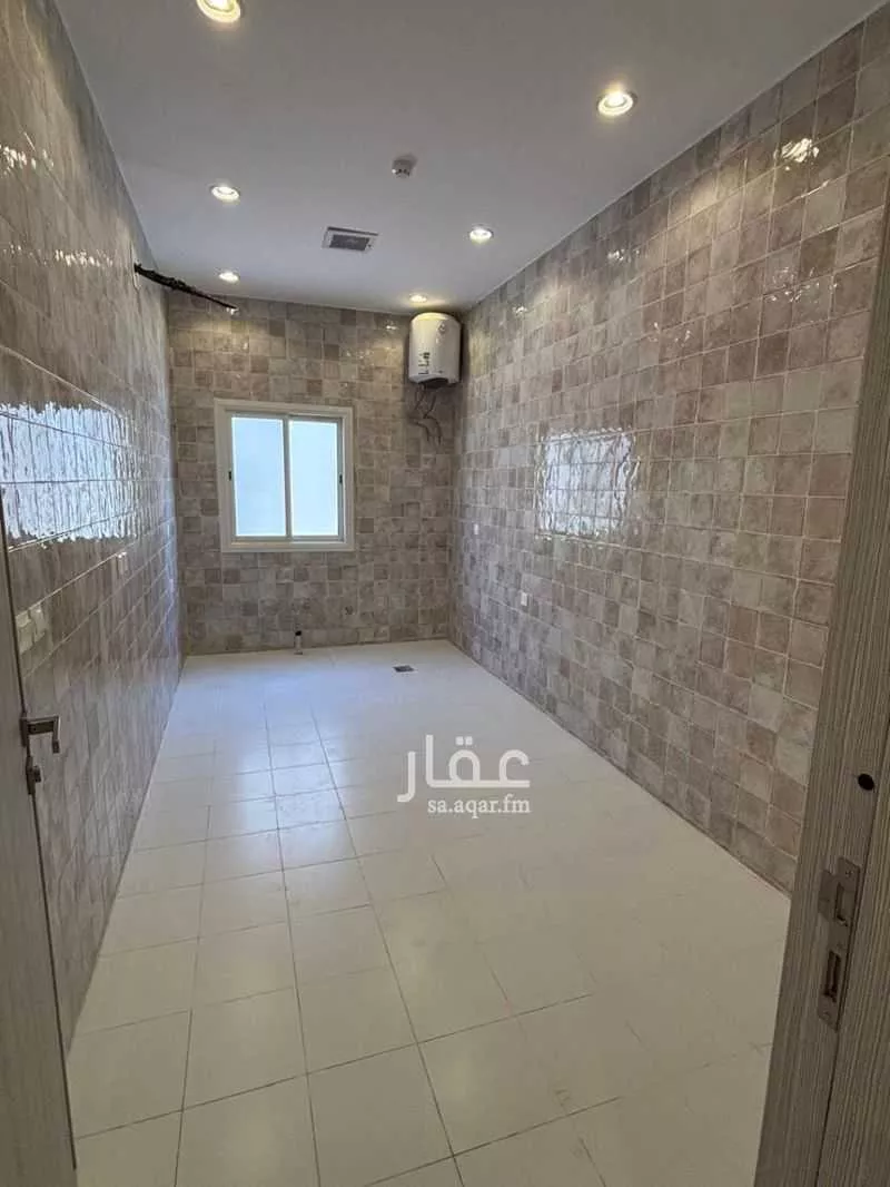 625 sqm building in Dhahrat Laban 9