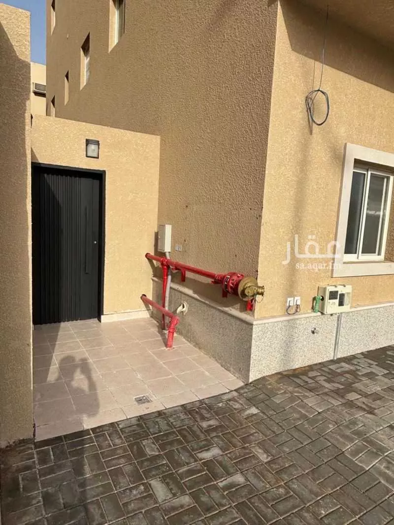625 sqm building in Dhahrat Laban 10