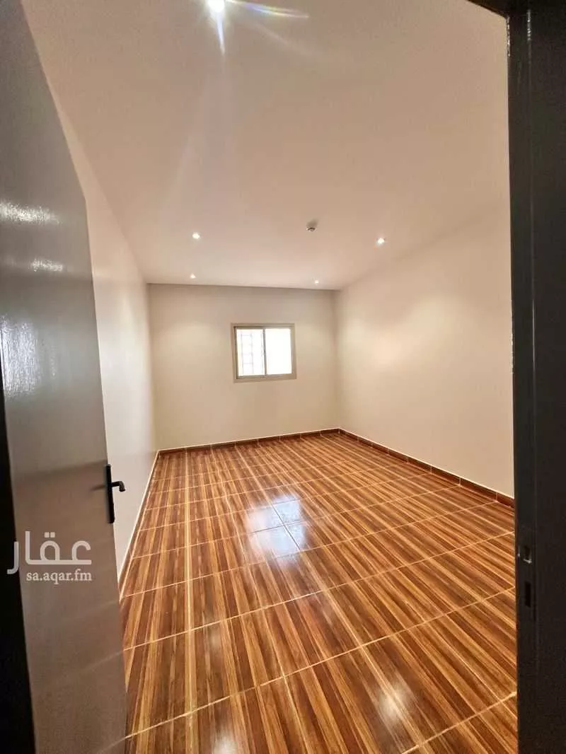 900 sqm building in Dhahrat Laban 12