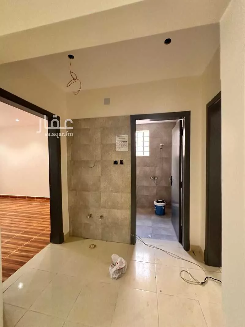 900 sqm building in Dhahrat Laban 14