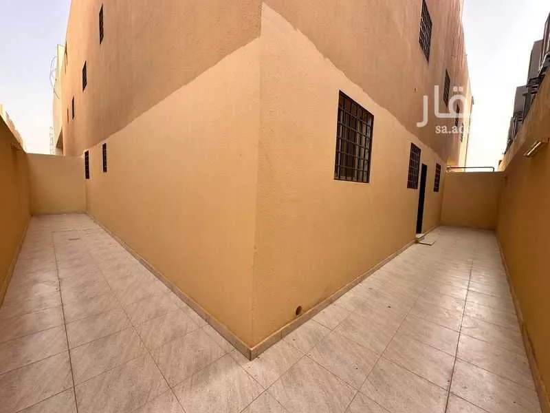 900 sqm building in Dhahrat Laban 17