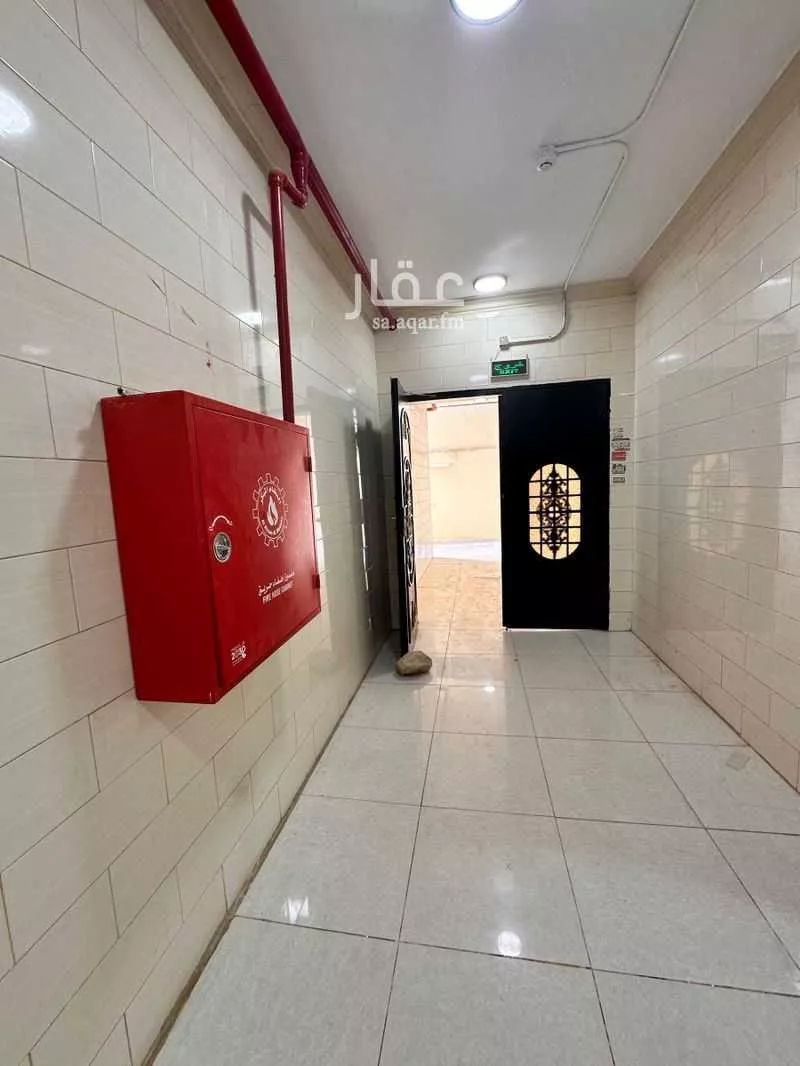 900 sqm building in Dhahrat Laban 26