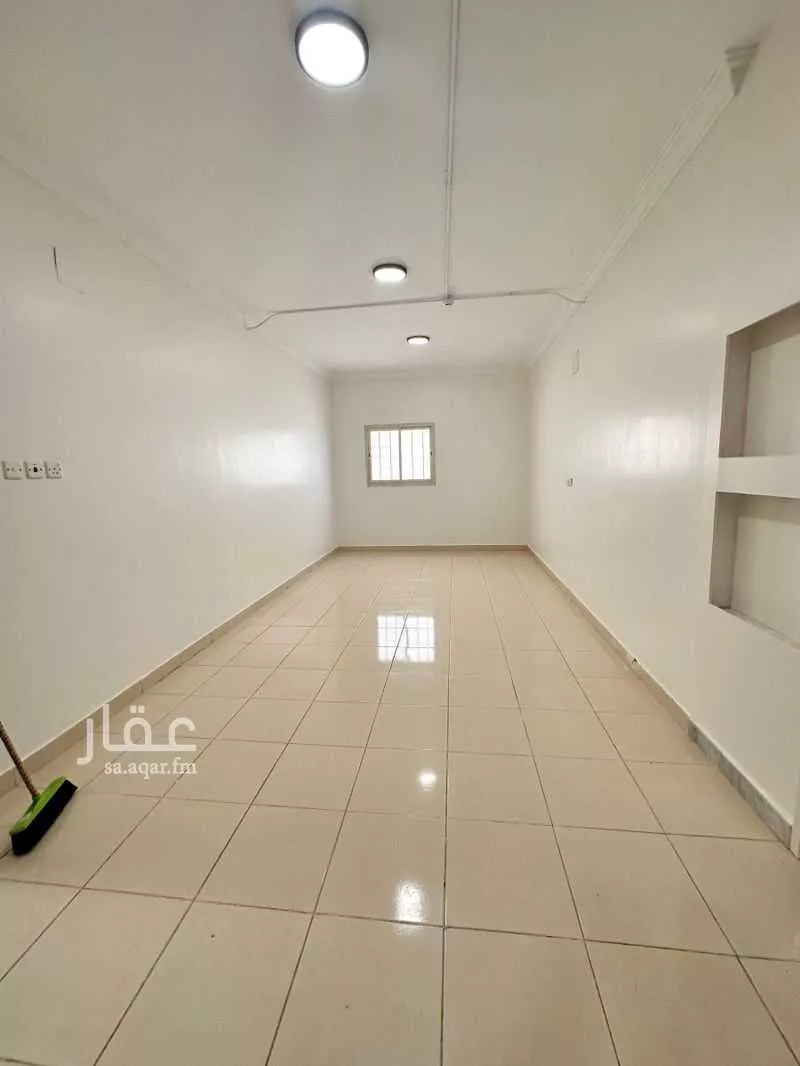 900 sqm building in Dhahrat Laban 4