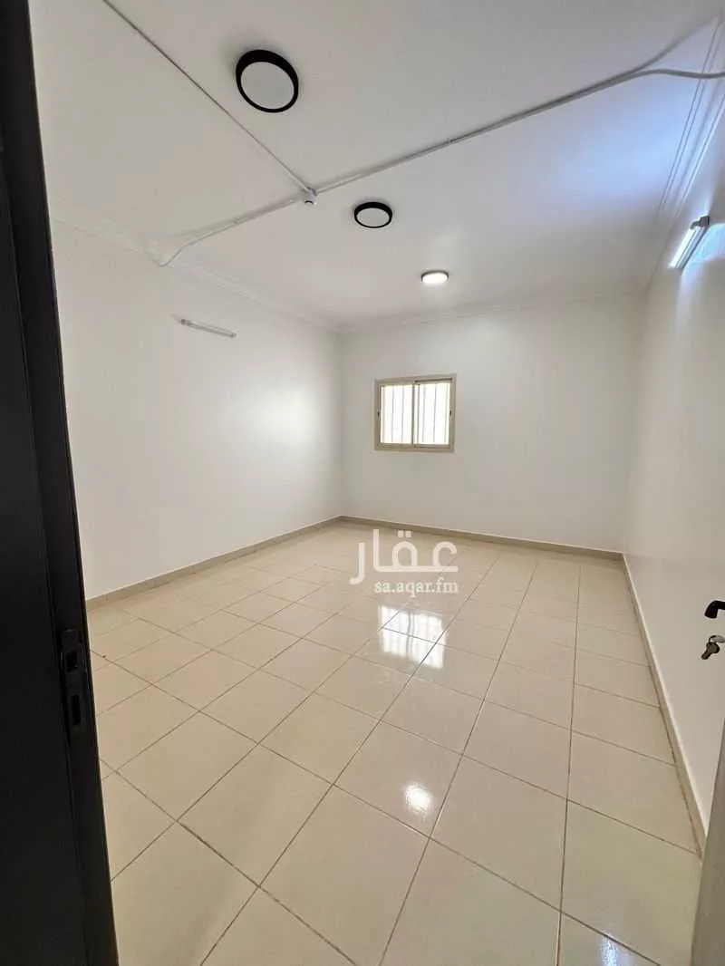 900 sqm building in Dhahrat Laban 5
