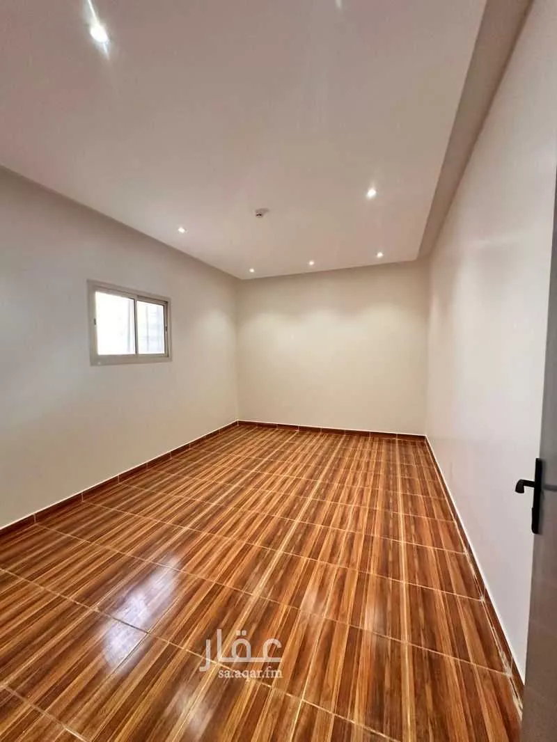 900 sqm building in Dhahrat Laban 10