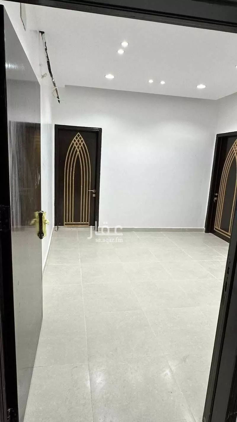 240 sqm building in Al Yamamah 6