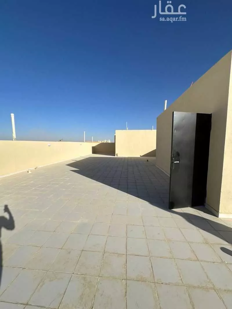 900 sqm building in Dahiat Namar 14
