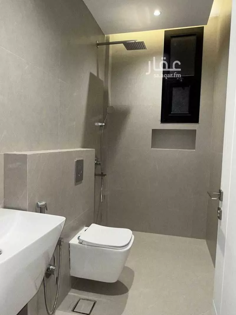 عمارة 1050 م² في النرجس 12