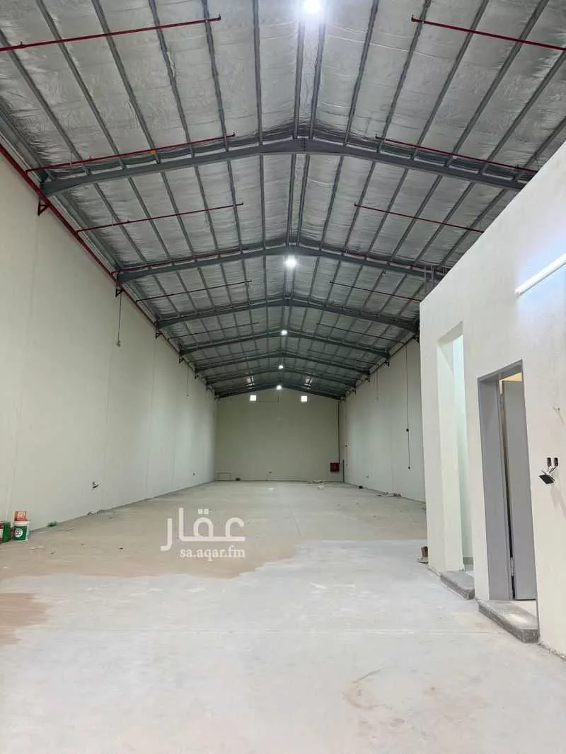 مستودع 3250 م² في المنصورية 3