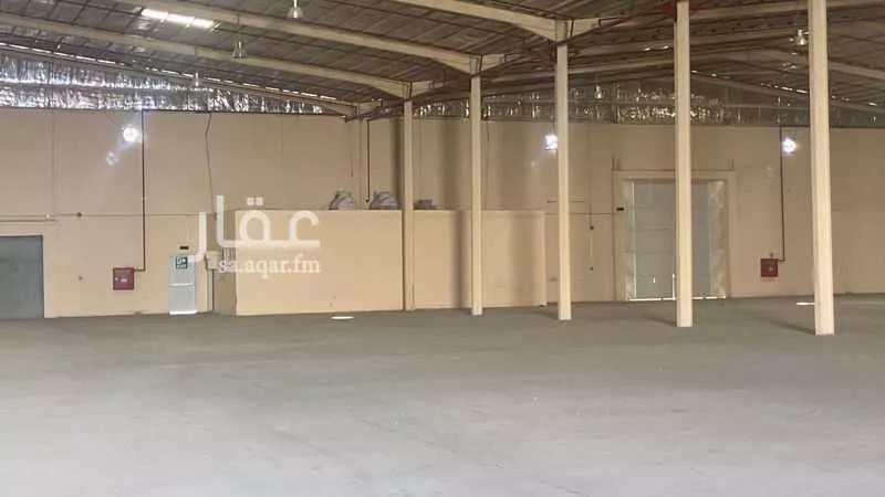 مستودع 17664 م² في طويق 3