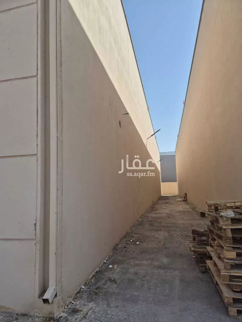 مستودع 4000 م² في طيبة 3