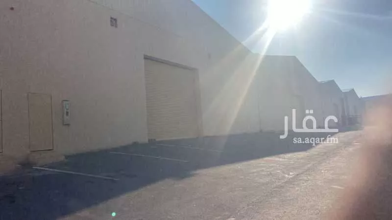 مستودع 13501 م² في طويق 2