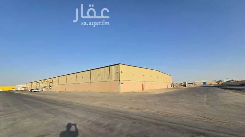 مستودع 8700 م² في السلي 6