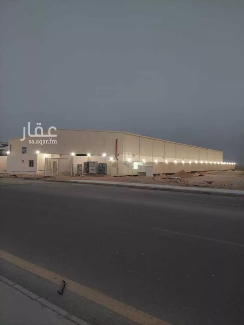 مستودع 4994 م² في المصفاة 8