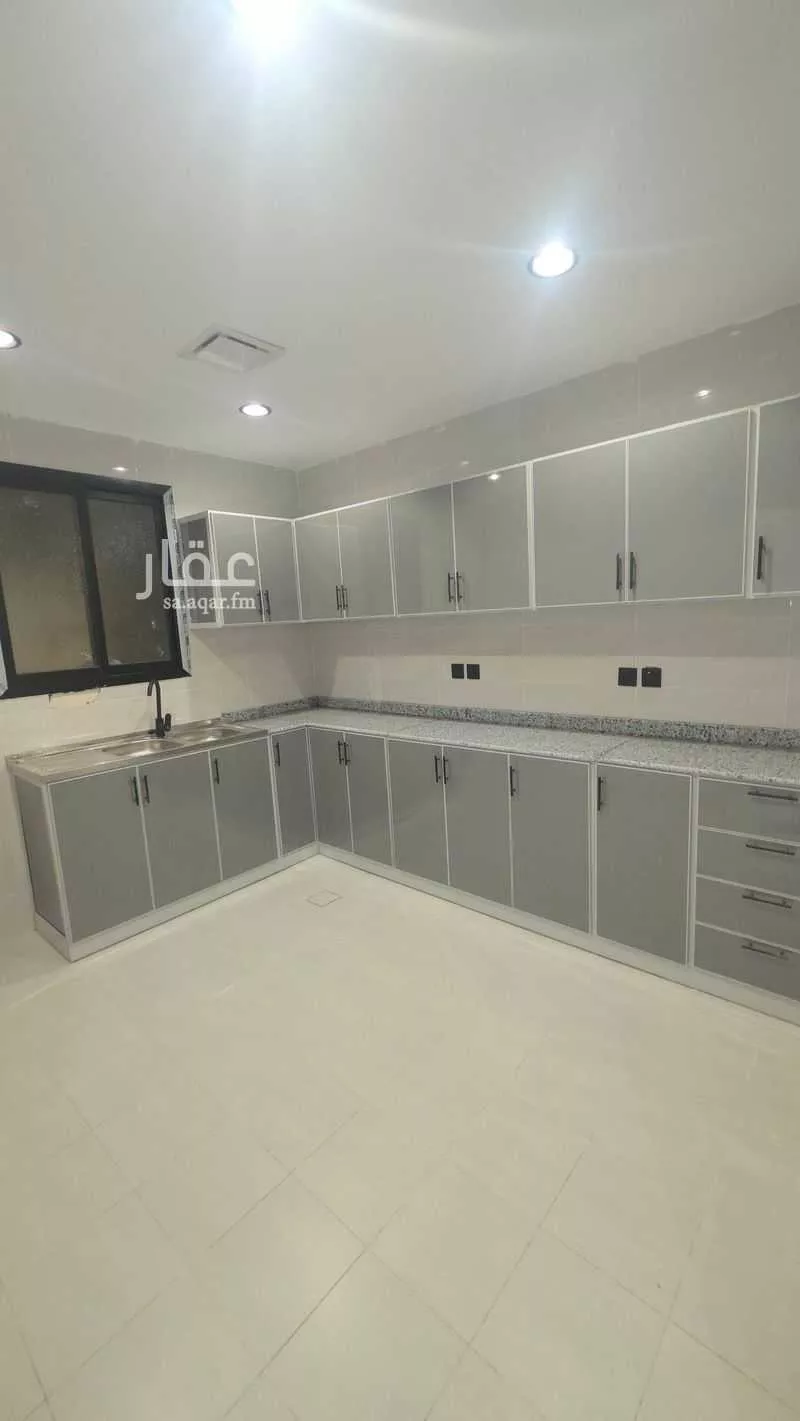 عمارة 187 م² في الشرفية 12
