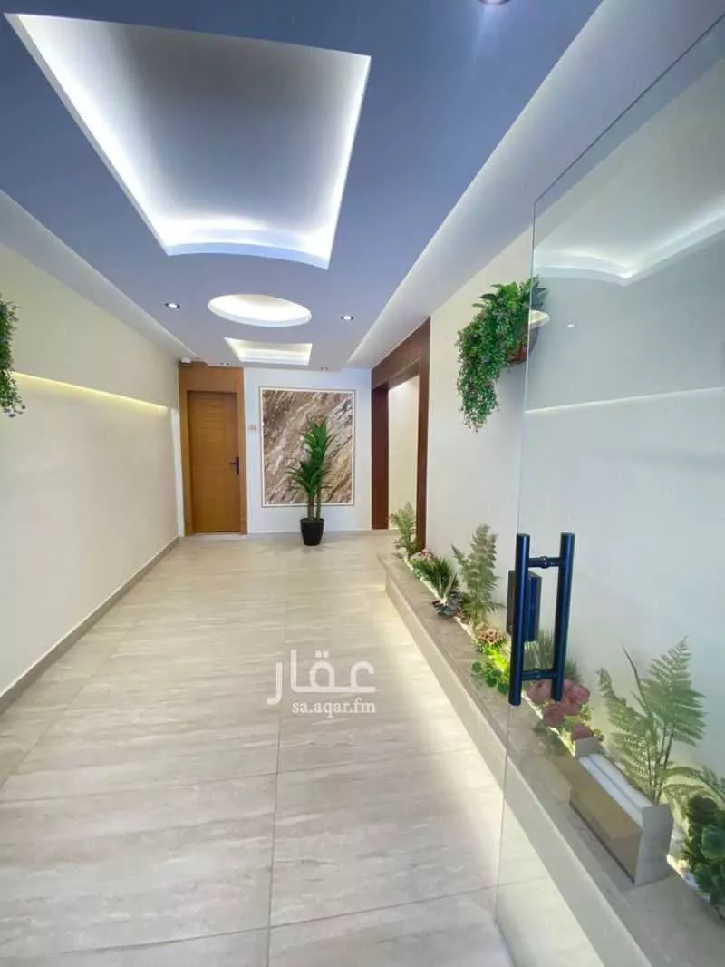 عمارة 672 م² في العليا 8