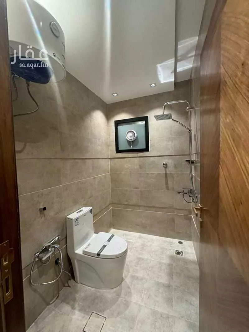1050 sqm building in Dhahrat Laban 10