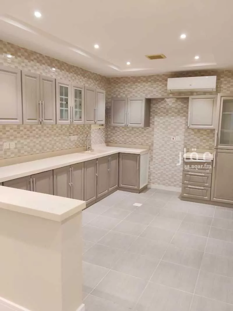 5000 sqm building in Al Rabie 13