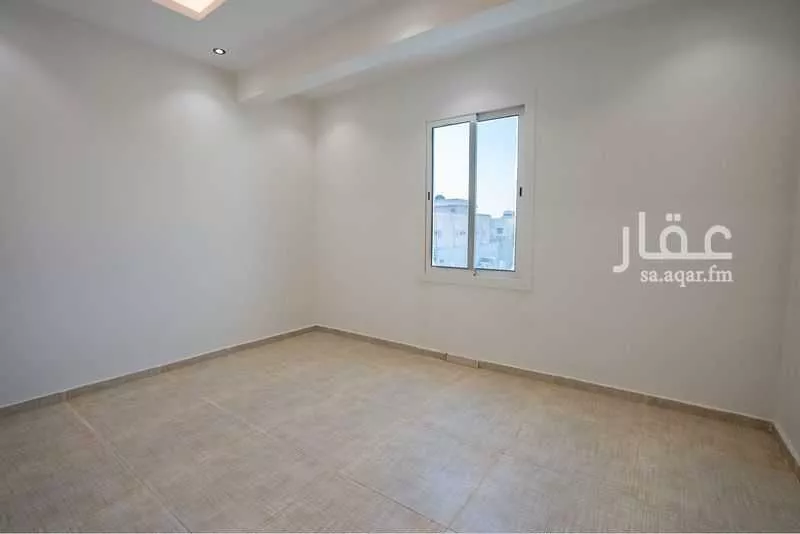 1050 sqm building in Al Rawdah 11