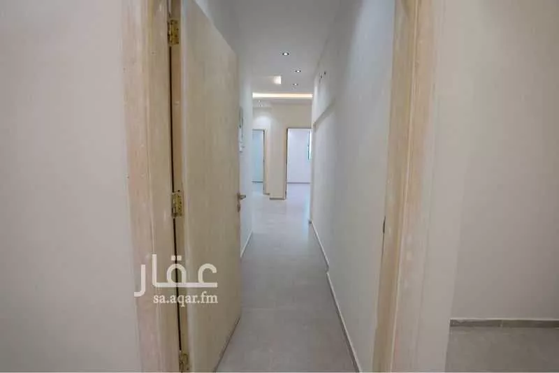 1050 sqm building in Al Rawdah 8