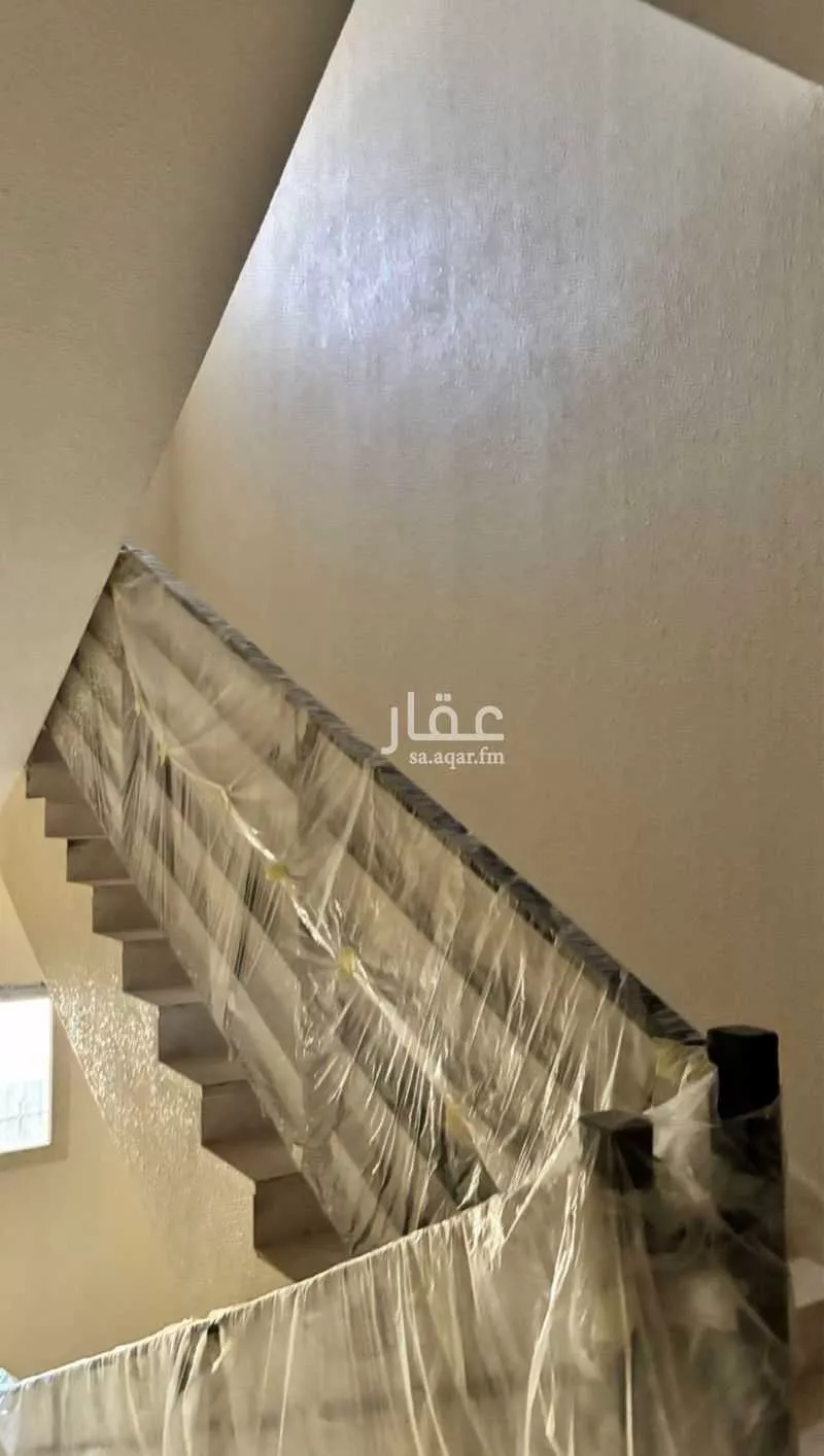 عمارة 1500 م² في المصانع 8