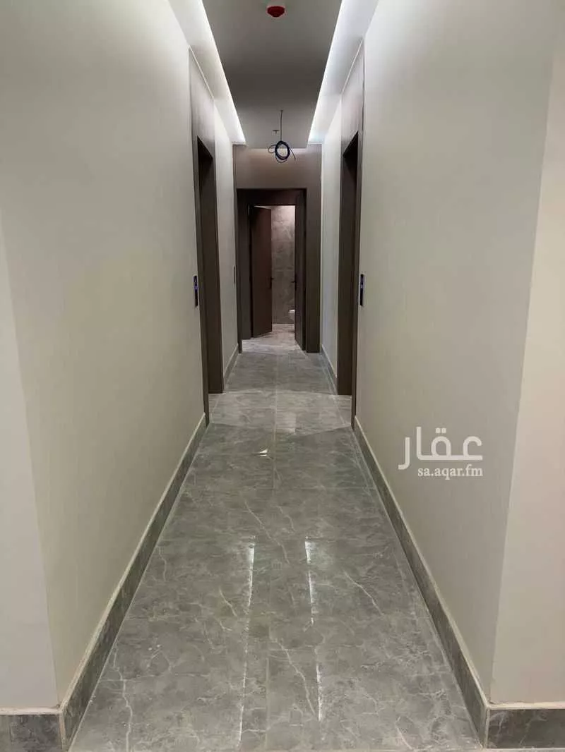 عمارة 2607 م² في الشرق 13
