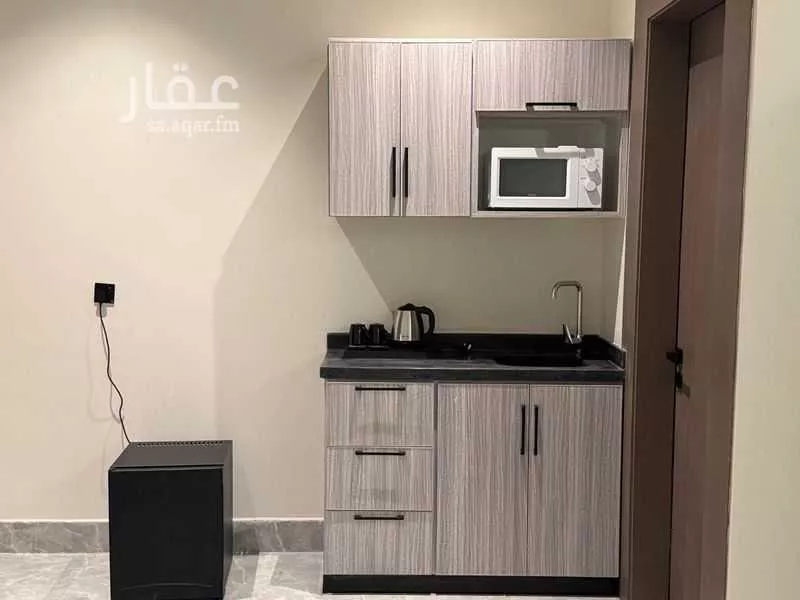 عمارة 2607 م² في الشرق 18