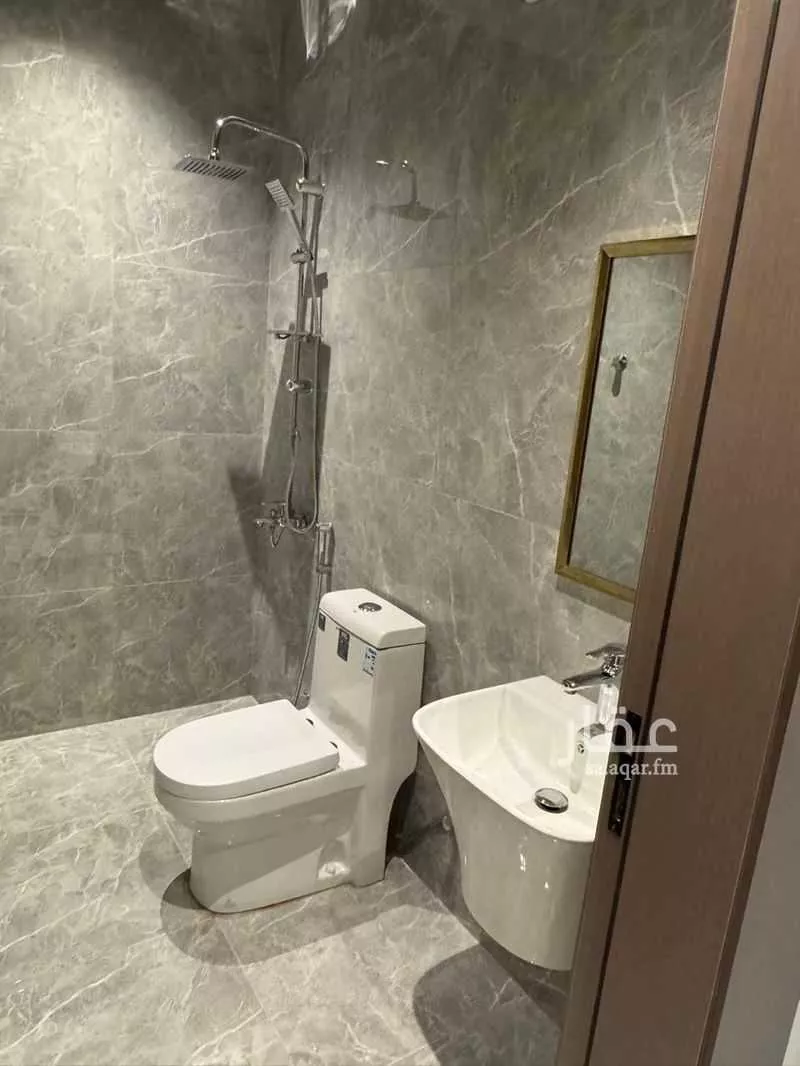 عمارة 2607 م² في الشرق 6