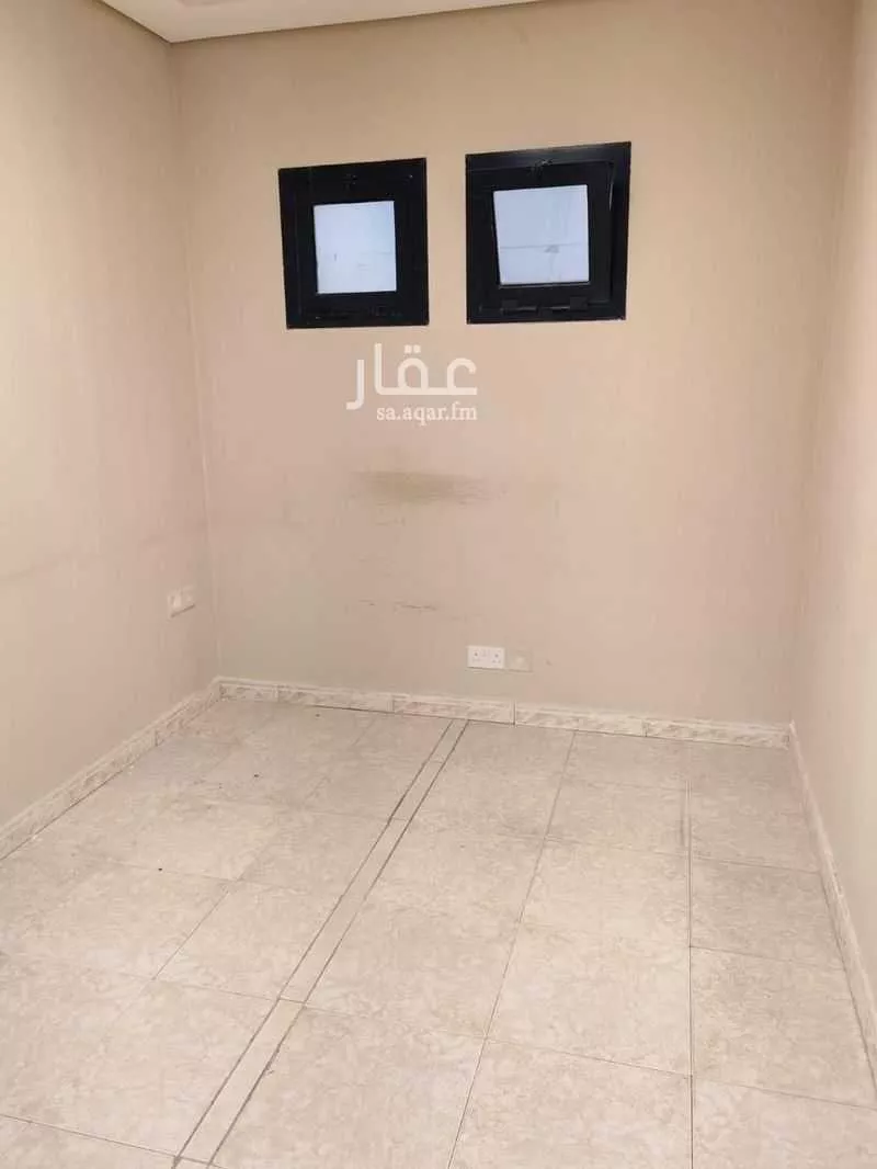 625 sqm building in Al Olaya 3