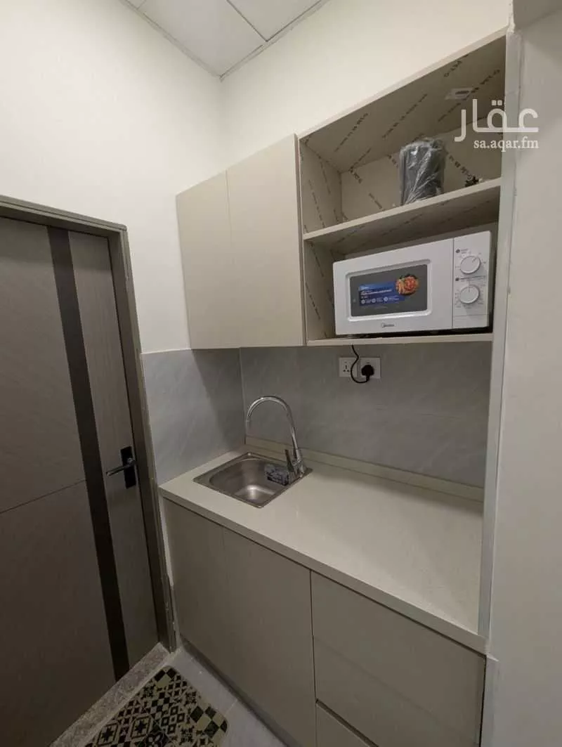 عمارة 1367 م² في جرير 6