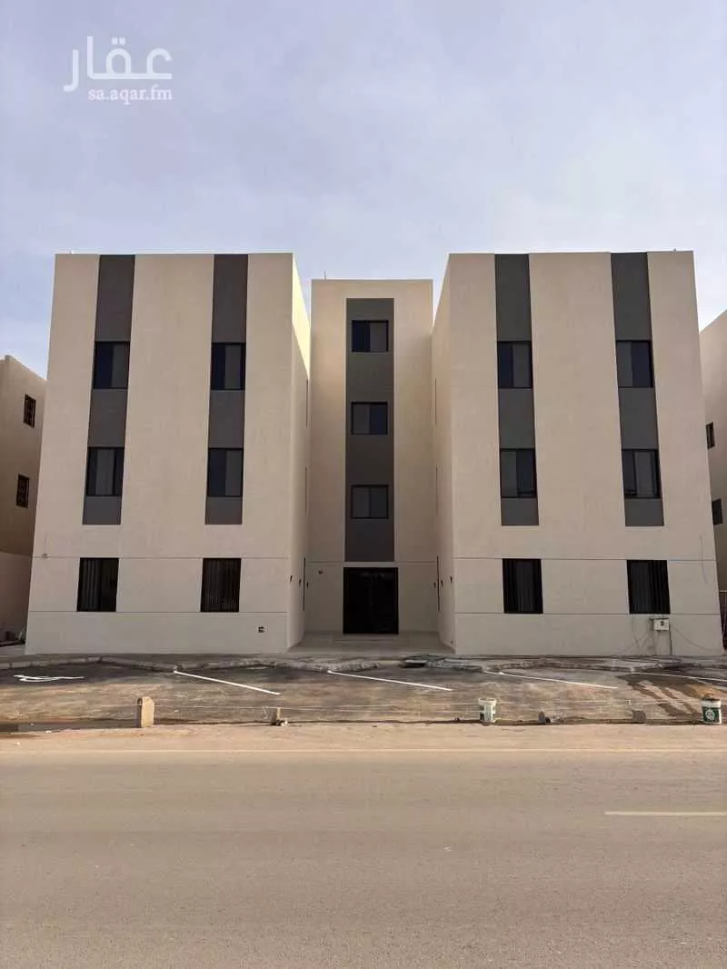 625 sqm building in Dhahrat Laban 4