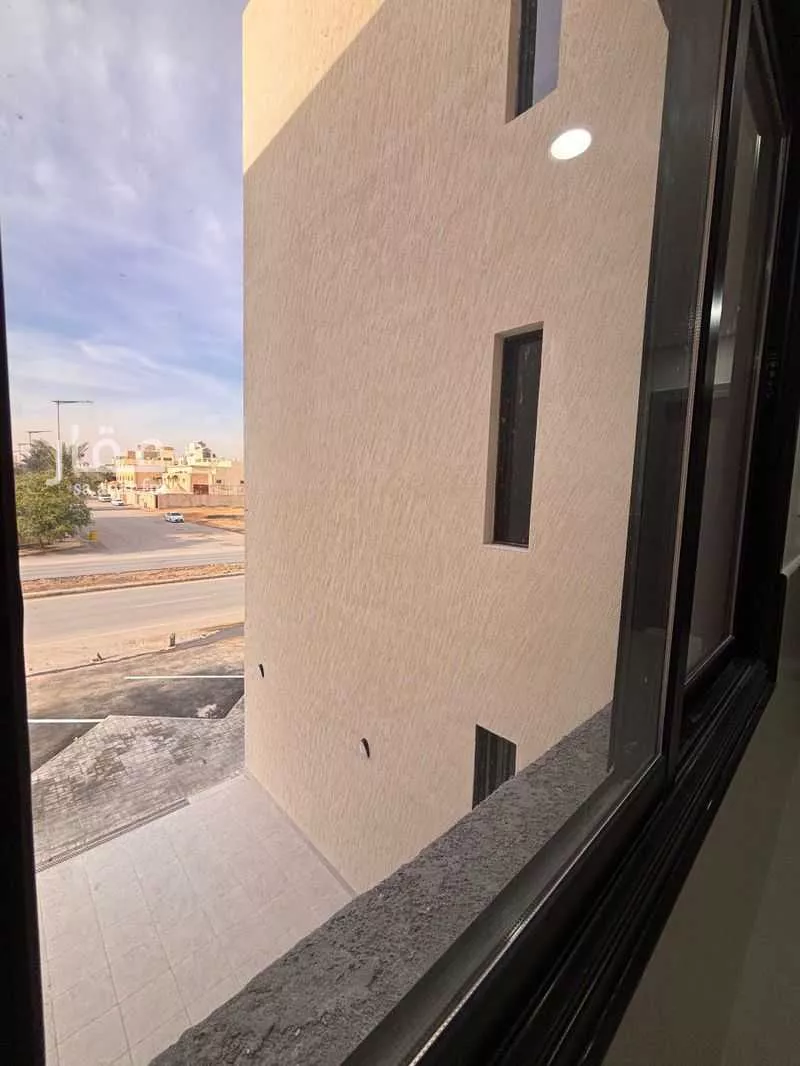 625 sqm building in Dhahrat Laban 5