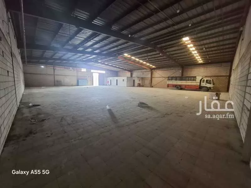 مستودع 1200 م² في الرياض 6