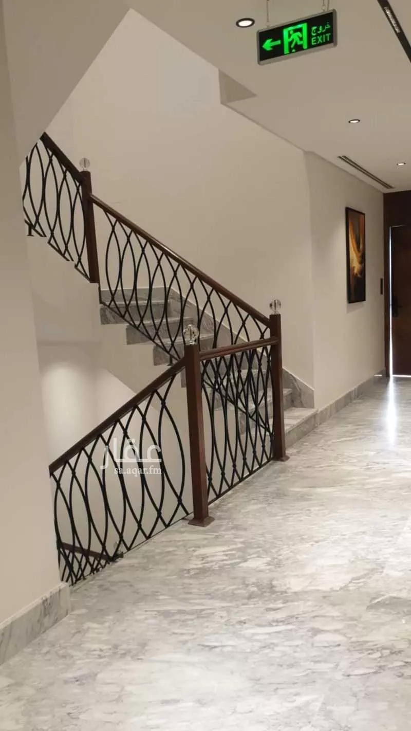 عمارة 840 م² في النهضة 12