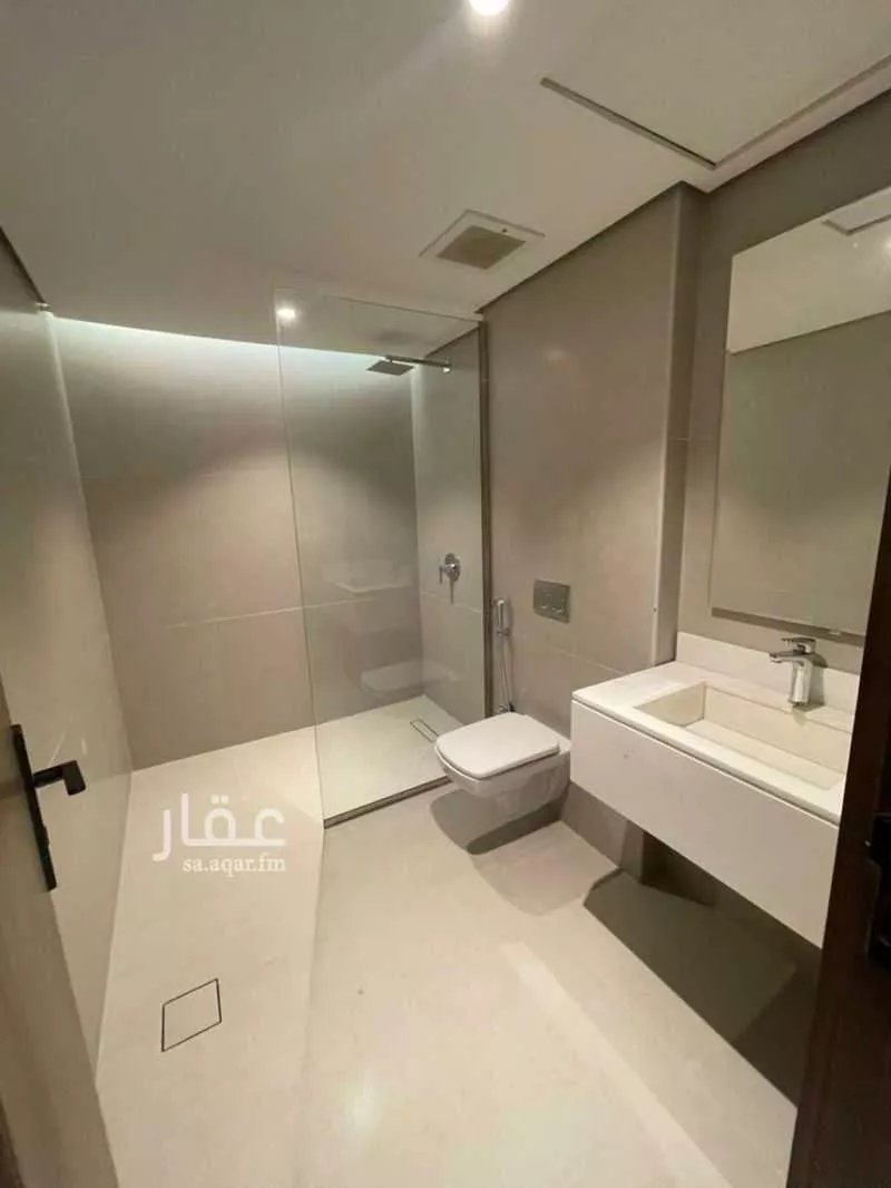 عمارة 2400 م² في الرائد 11