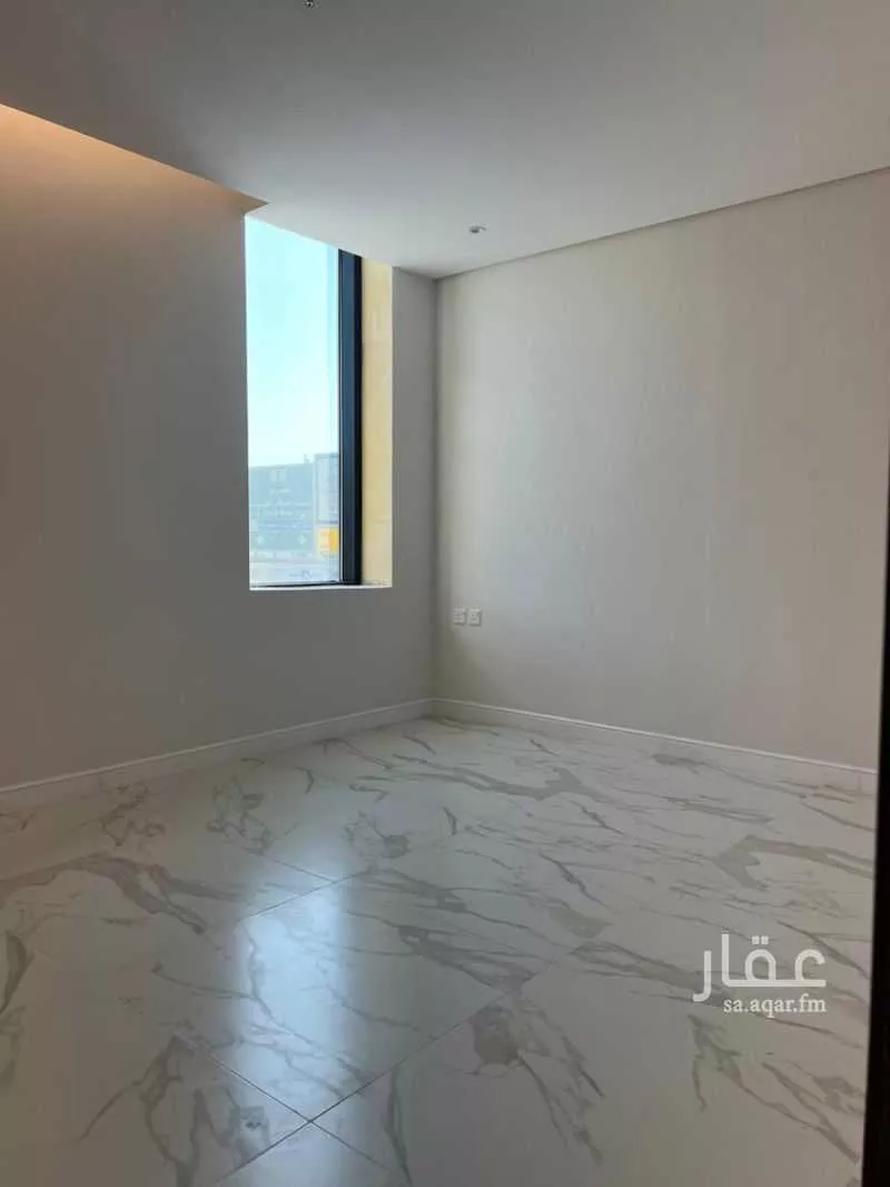 عمارة 2400 م² في الرائد 8