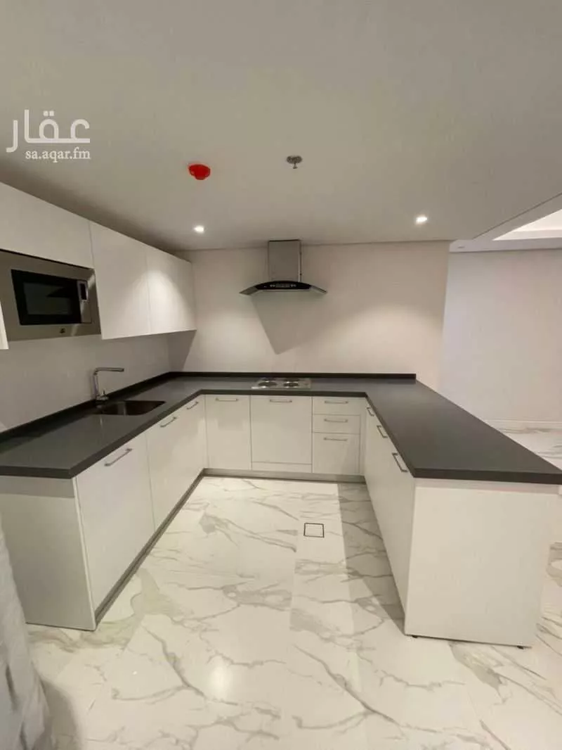 عمارة 2400 م² في الرائد 9
